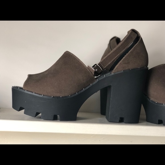 Plataform - Picture 2 of 2